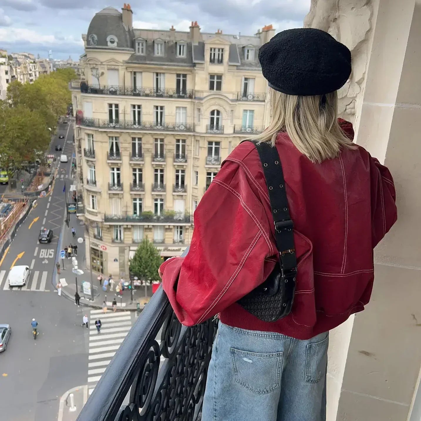 NOUVEAU RICHE Rote Oversize Jacke Leder Strahlendes Fashion Statement