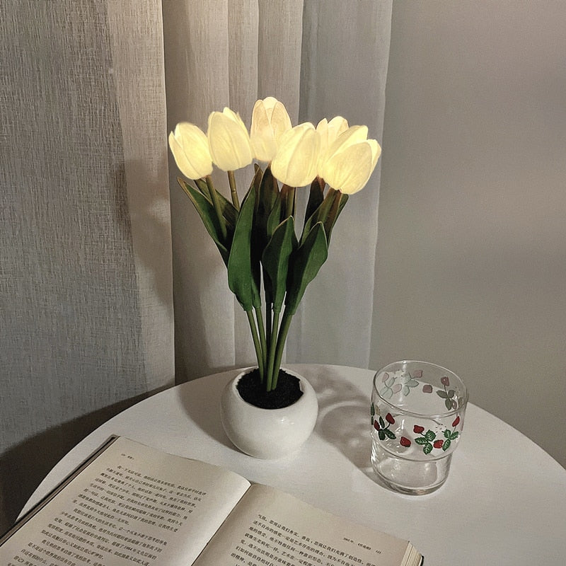 Tulpen-Nachtlicht – LED Tulpen Lampe, Blumen-Nachtlicht mit 3 oder 6 Tulpen, Akku oder Batterie, Deko-Stimmungslicht – LumiTulip