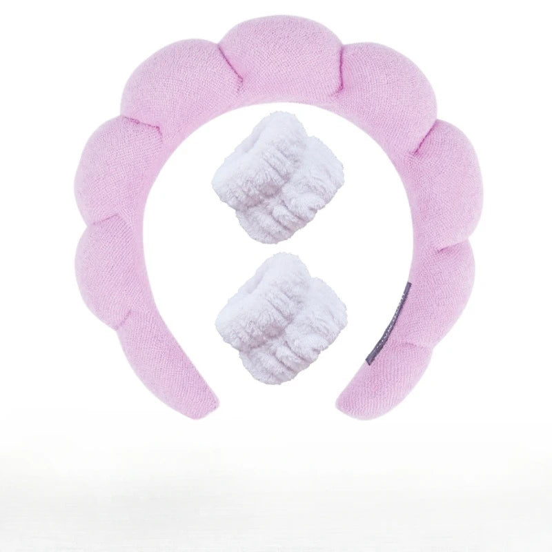 NOUVEAU RICHE Plüsch Spa-Haarband & Armband Set – Flauschiges Kosmetik Stirnband mit Handgelenk-Tüchern fürs Gesichtwaschen, 12 Farben – Fluffiea Violett