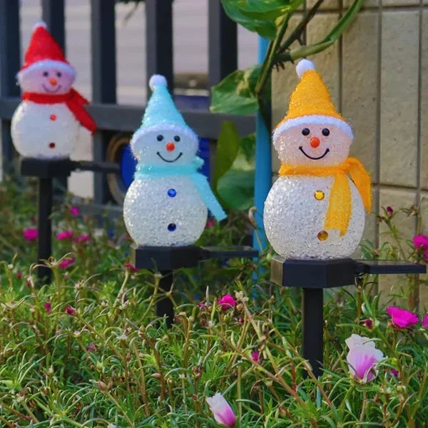 NOUVEAU RICHE Solarbetriebene Schneemannlampe – Solar Gartenleuchte Schneemann, Weihnachtsdeko Aussen, 1+1 Gratis – SolarSnow