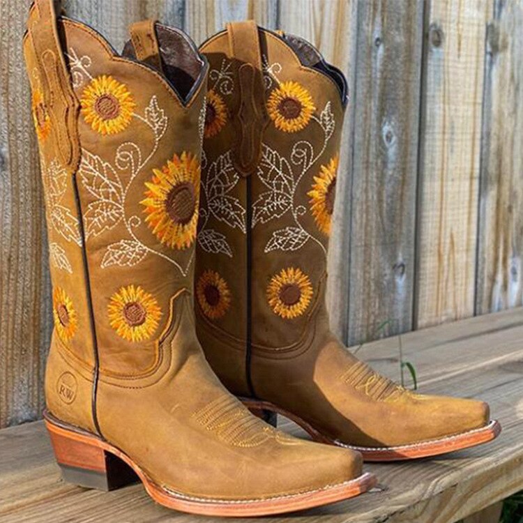 Ēden | Stiefel für Damen | Blockabsatz mit Blumendetail