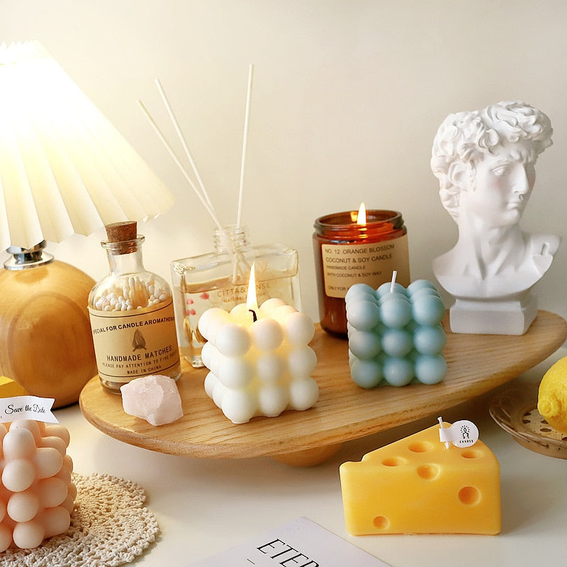 NOUVEAU RICHE Bubble Kerze aus Sojawachs – Trendige Würfelkerze & Duftkerze, 9 Farben, Deko für Ihr Interieur – BubbleGlow Kerze