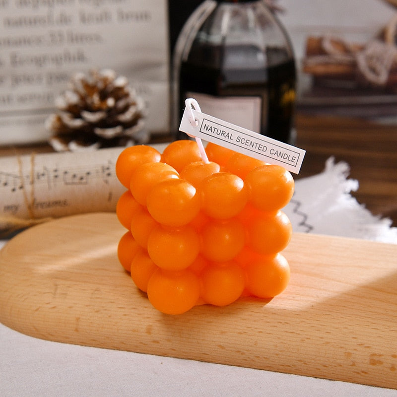 NOUVEAU RICHE Bubble Kerze aus Sojawachs – Trendige Würfelkerze & Duftkerze, 9 Farben, Deko für Ihr Interieur – BubbleGlow Kerze Orange