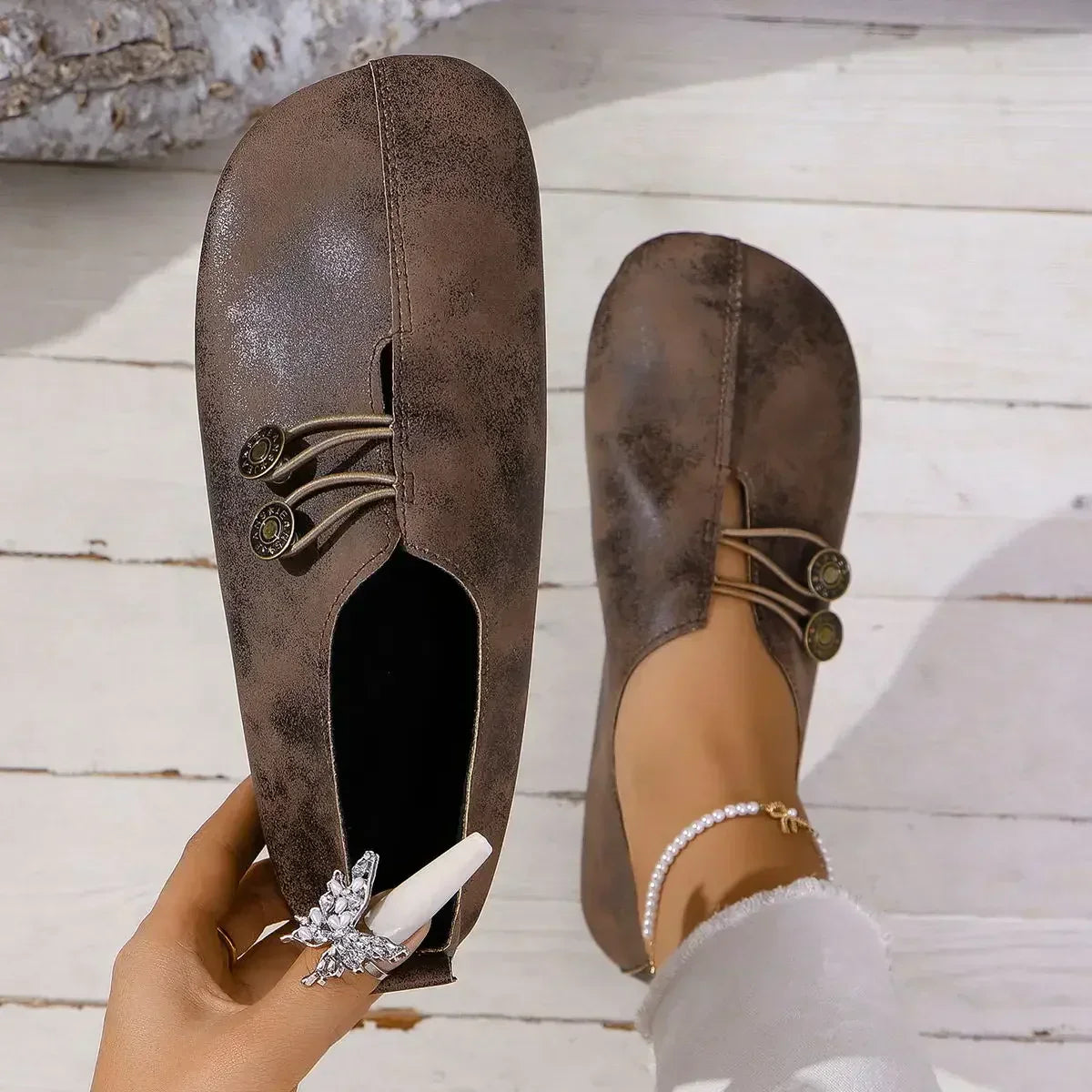 NOUVEAU RICHE Loafer Damen Wildleder Handgefertigt Bequeme Passform Dunkelbraun