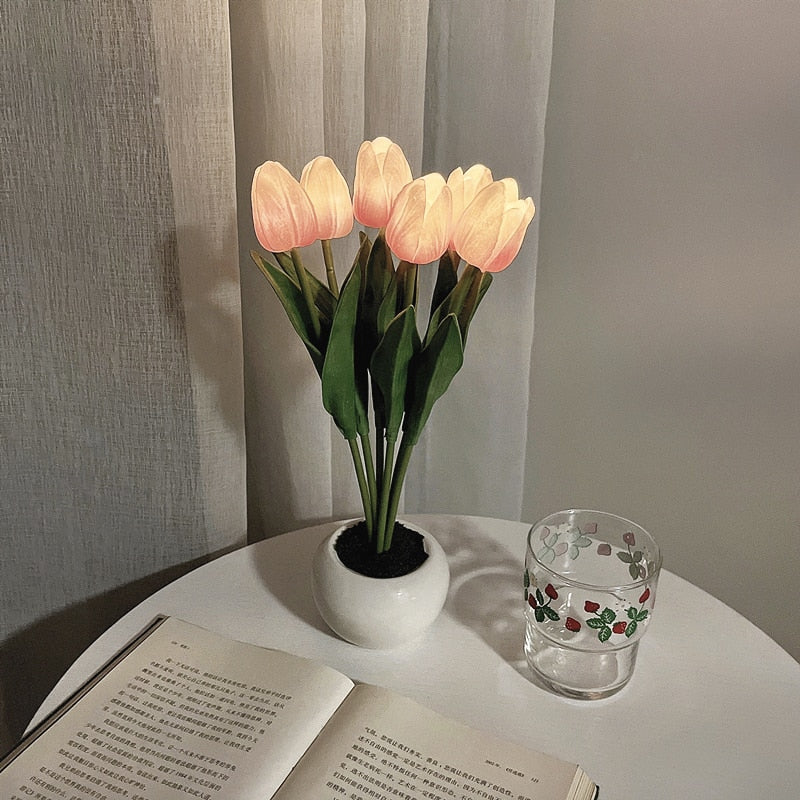 Tulpen-Nachtlicht – LED Tulpen Lampe, Blumen-Nachtlicht mit 3 oder 6 Tulpen, Akku oder Batterie, Deko-Stimmungslicht – LumiTulip