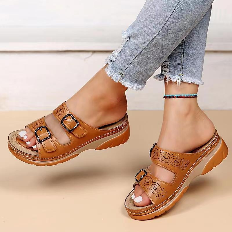 NOUVEAU RICHE Sandalen Synthetikleder Blau Größe 38 Weiches Fußbett Leicht Braun