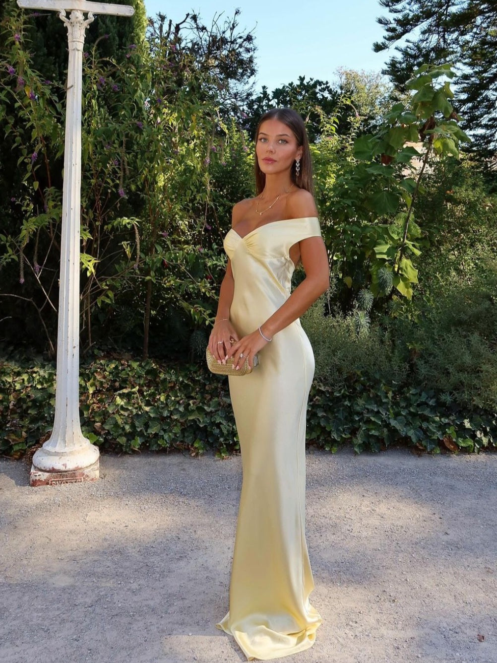 NOUVEAU RICHE Satin Maxikleid Ohne Rücken Stilvolle Eleganz Für Anlässe Gelb