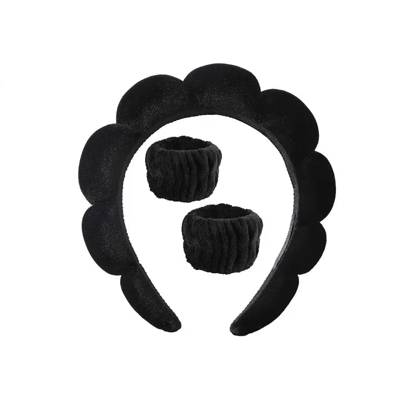 NOUVEAU RICHE Plüsch Spa-Haarband & Armband Set – Flauschiges Kosmetik Stirnband mit Handgelenk-Tüchern fürs Gesichtwaschen, 12 Farben – Fluffiea Schwarz