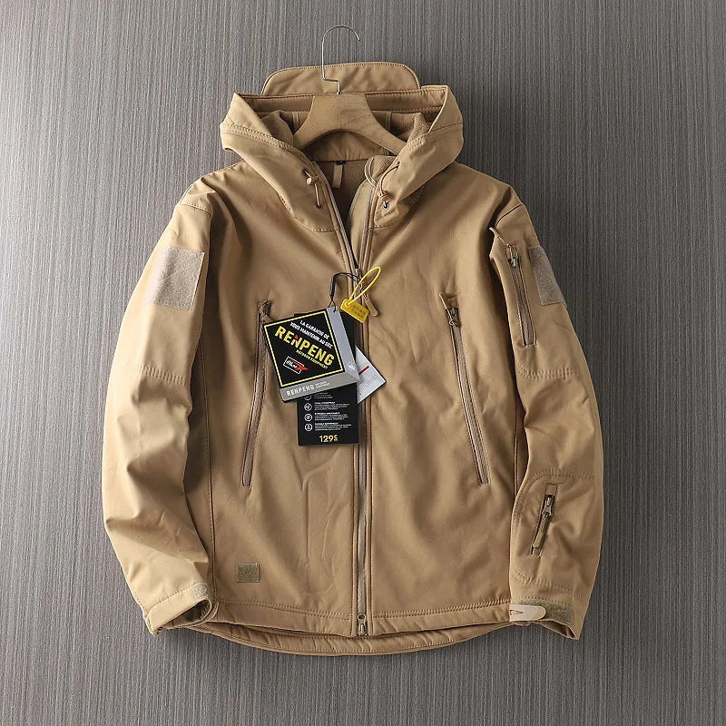 NOUVEAU RICHE Herren Regenjacke – Lässige Wasserdichte Jacke mit Kapuze und Frontreißverschluss Khaki