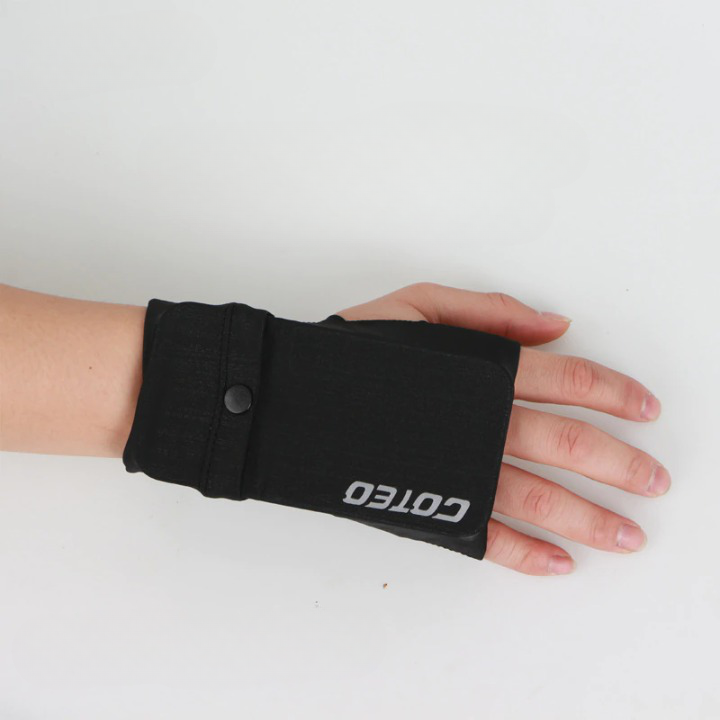 NOUVEAU RICHE RunBand – Lauf-Handyhalter, Handgelenk- & Armband Handytasche zum Joggen, Velofahren & Training, für alle Smartphones