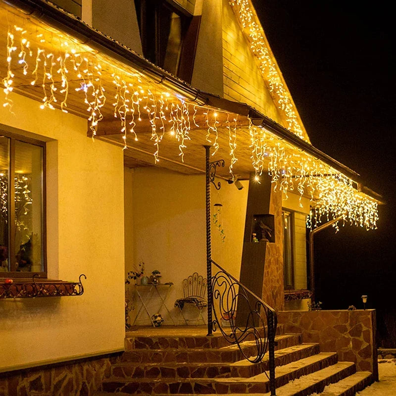 NOUVEAU RICHE Stimmungsvolle Eiszapfen-Beleuchtung – LED Eisregen Lichterkette Aussen 4,8 m, Wasserdicht, Weihnachtsbeleuchtung – FrostGlow