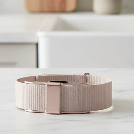 NOUVEAU RICHE Smart Fitness Tracker – Puls- & Aktivitätstracker mit 50+ Sportmodi, IP68, iOS & Android, 3 Farben