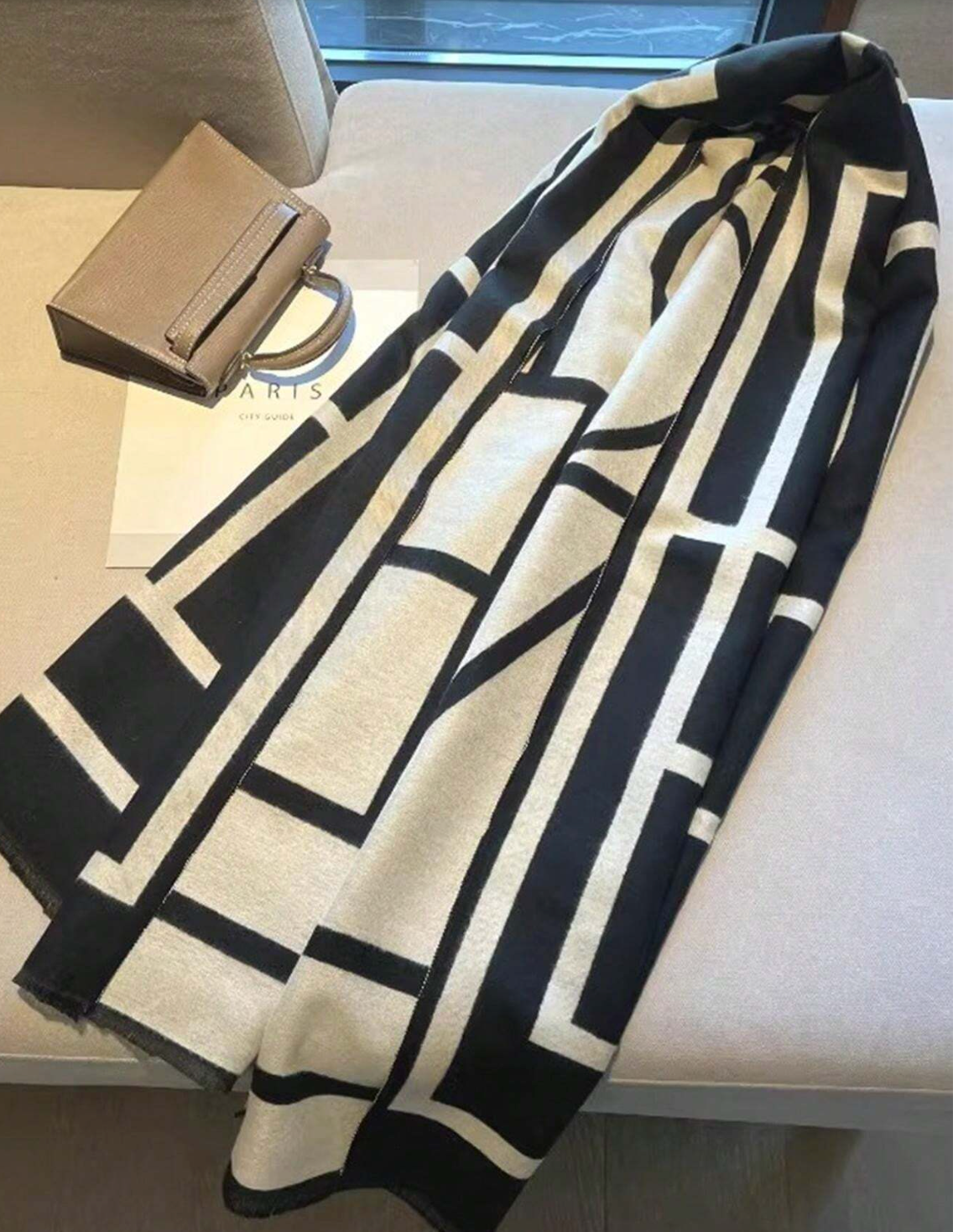 NOUVEAU RICHE Grafik-Schal mit Taschen – Damen Schal mit Taschen & grafischem Muster, 2 Designs – Zahara