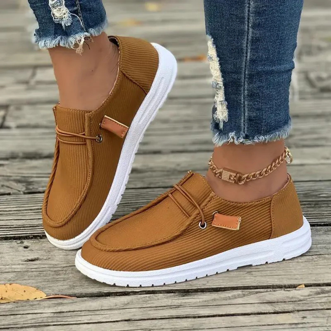 NOUVEAU RICHE Bequeme Damen Schlupfschuhe Sommer Flach Leicht Für Alltag Dunkel Braun