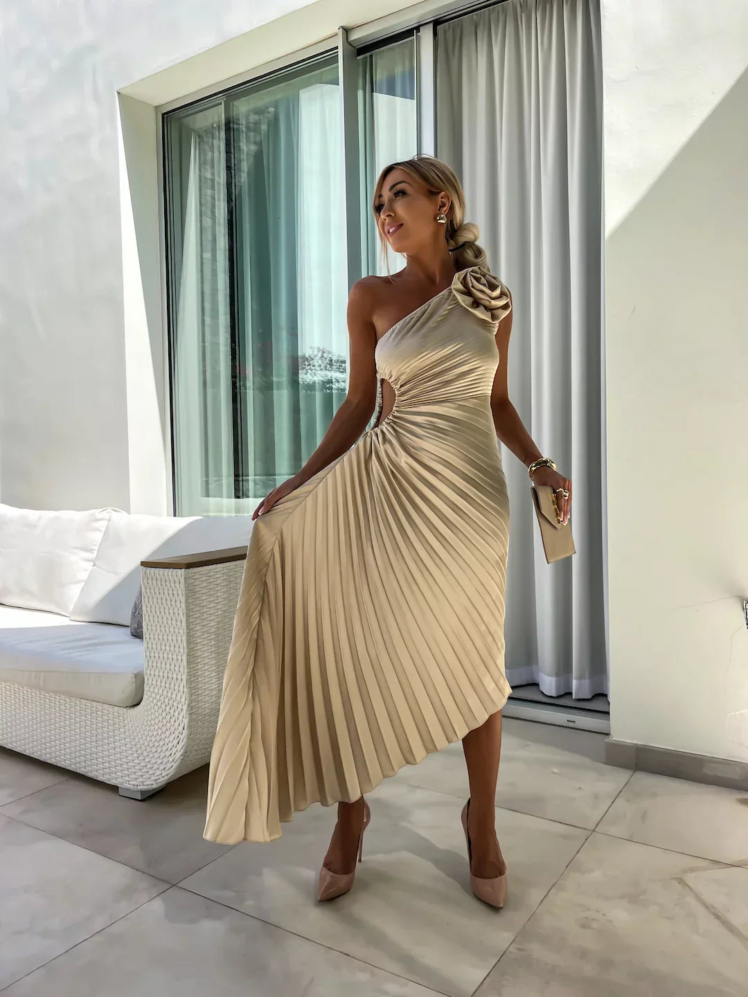 NOUVEAU RICHE Schulter-Design Plissee Kleid Mit Blumen Muster Und Falten Beige