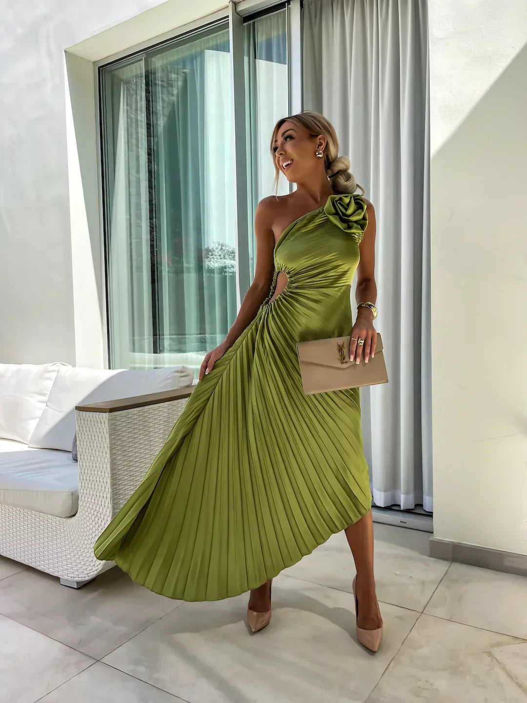 NOUVEAU RICHE Schulter-Design Plissee Kleid Mit Blumen Muster Und Falten Grün
