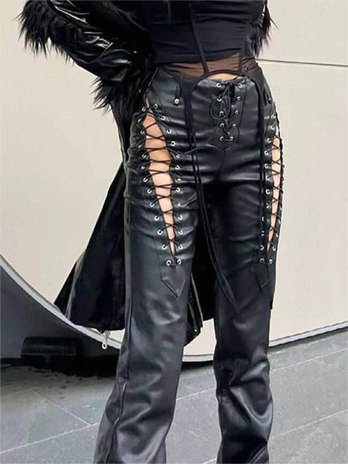 NOUVEAU RICHE Schwarze PU Lederhose Vintage Mit Cut Out Detail Streetwear