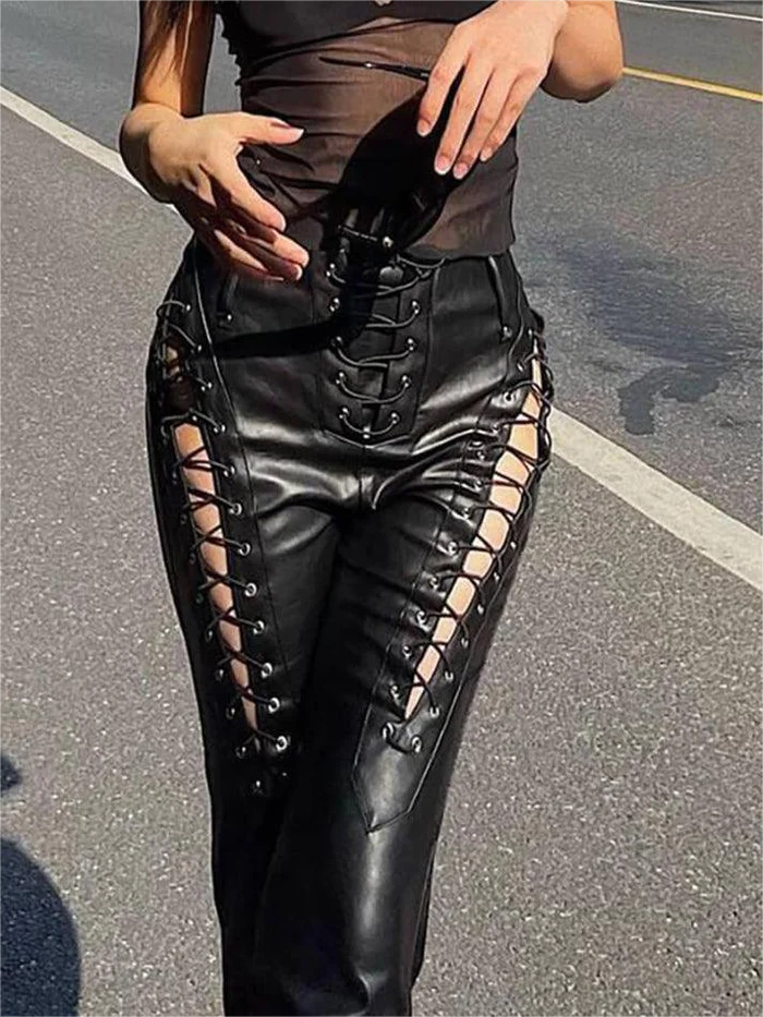NOUVEAU RICHE Schwarze PU Lederhose Vintage Mit Cut Out Detail Streetwear
