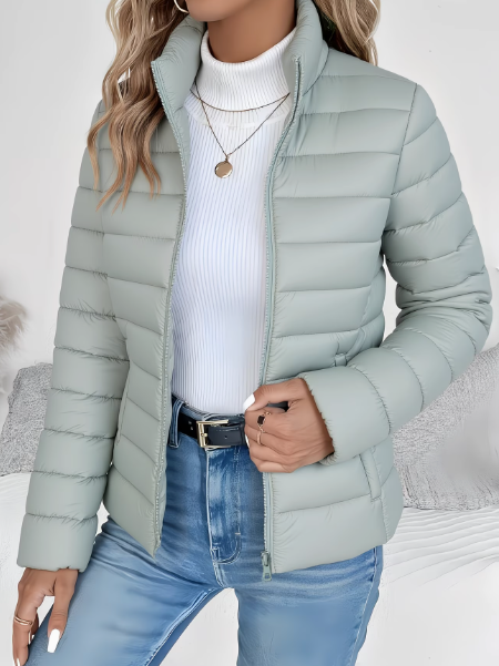 NOUVEAU RICHE Slim Fit Steppjacke – Damen Steppjacke mit hohem Kragen, leicht & atmungsaktiv, 6 Farben, S–3XL – Umami Grün
