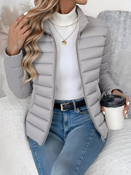 NOUVEAU RICHE Slim Fit Steppjacke – Damen Steppjacke mit hohem Kragen, leicht & atmungsaktiv, 6 Farben, S–3XL – Umami Grau
