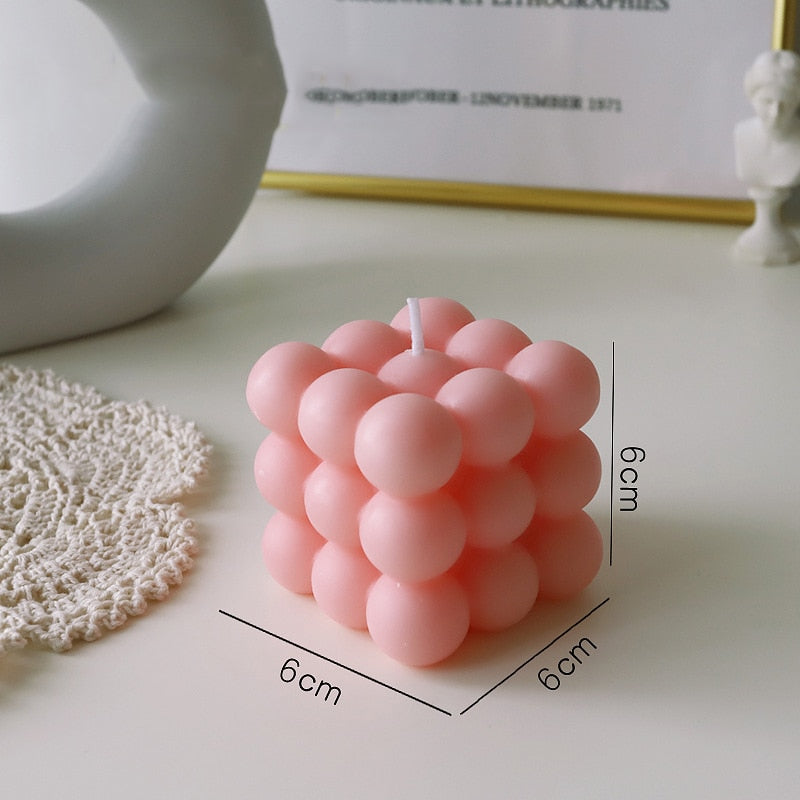 NOUVEAU RICHE Bubble Kerze aus Sojawachs – Trendige Würfelkerze & Duftkerze, 9 Farben, Deko für Ihr Interieur – BubbleGlow Kerze Pink