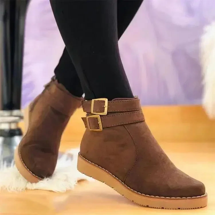 NOUVEAU RICHE Carlin - Stiefel aus Glattem Wildleder mit Schnalle Braun