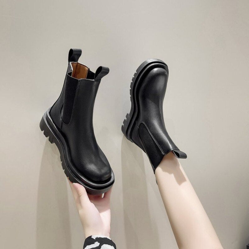 NOUVEAU RICHE Ritterstiefel Damen Kniehoch Retro-Stil Mit Robustem Absatz