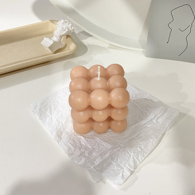NOUVEAU RICHE Bubble Kerze aus Sojawachs – Trendige Würfelkerze & Duftkerze, 9 Farben, Deko für Ihr Interieur – BubbleGlow Kerze Braun