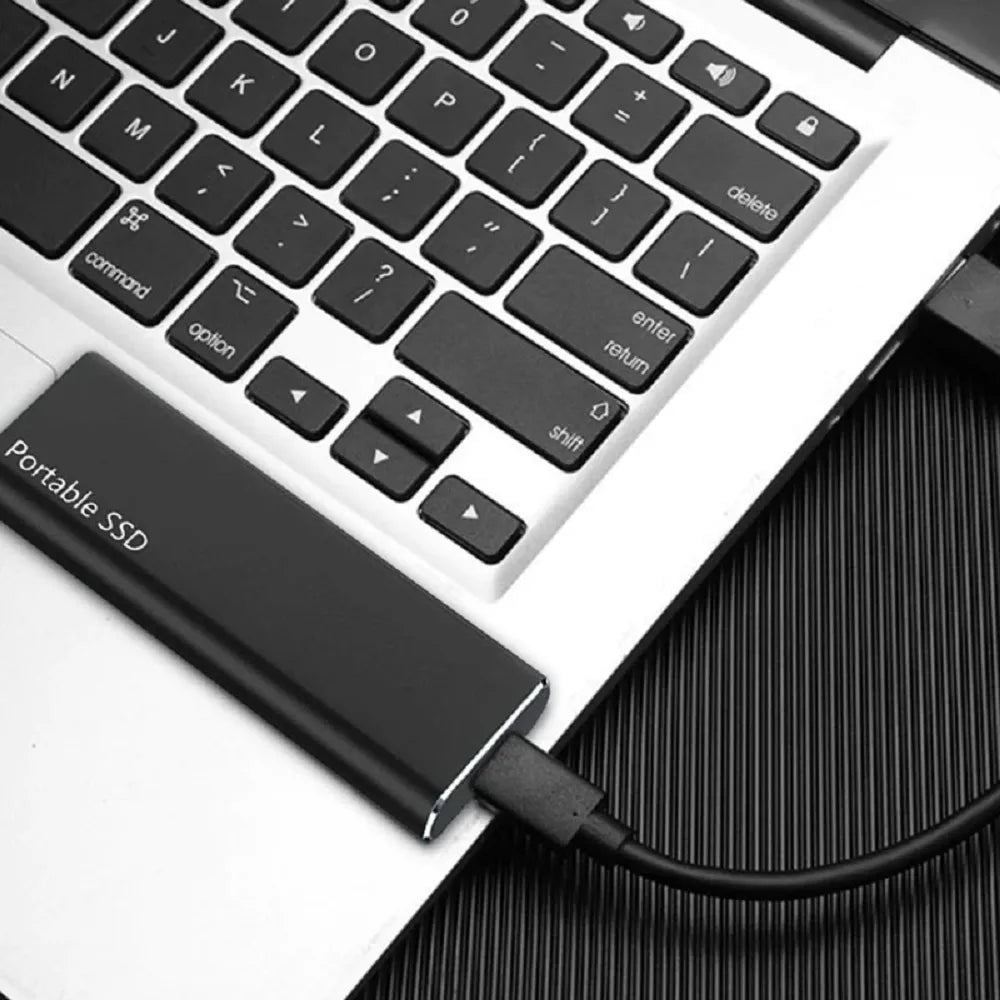 NOUVEAU RICHE Externe SSD 4TB mit USB-C – Tragbare SSD mit Aluminiumgehäuse, schneller USB 3.1 Speicher, 4 Farben