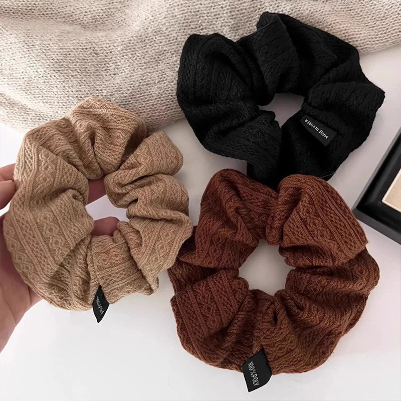 Luna | Vintage Strickmuster-Haargummi für Damen & Mädchen - Oversize gestricktes elastisches Haarband & süßer Retro-Zopfhalter Mode-Haaraccessoire