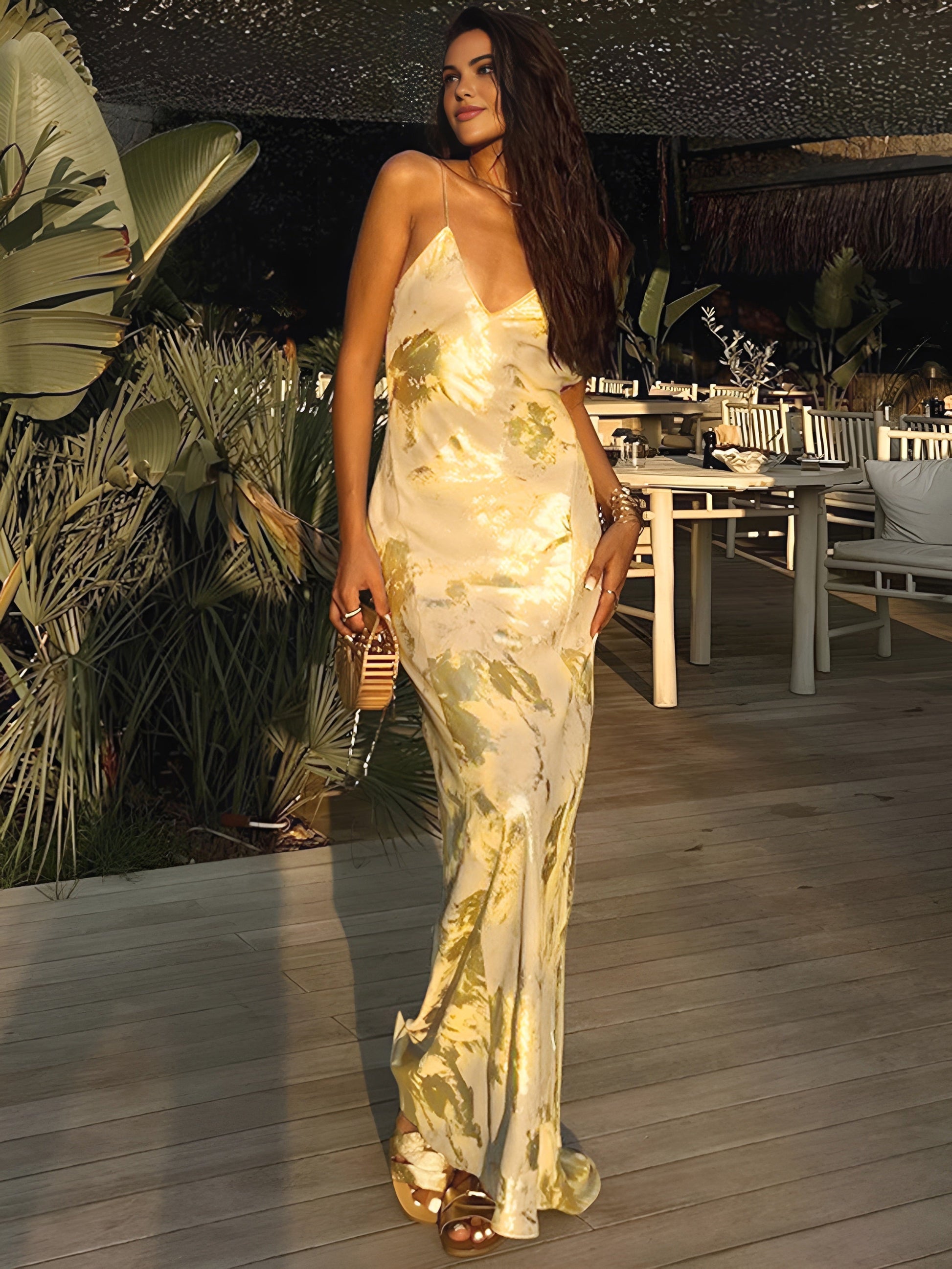 NOUVEAU RICHE Seidig Glattes Abendkleid Mit Zarten Trägern Weicher Und Fließender Eleganter Look Für Besondere Anlässe Gold