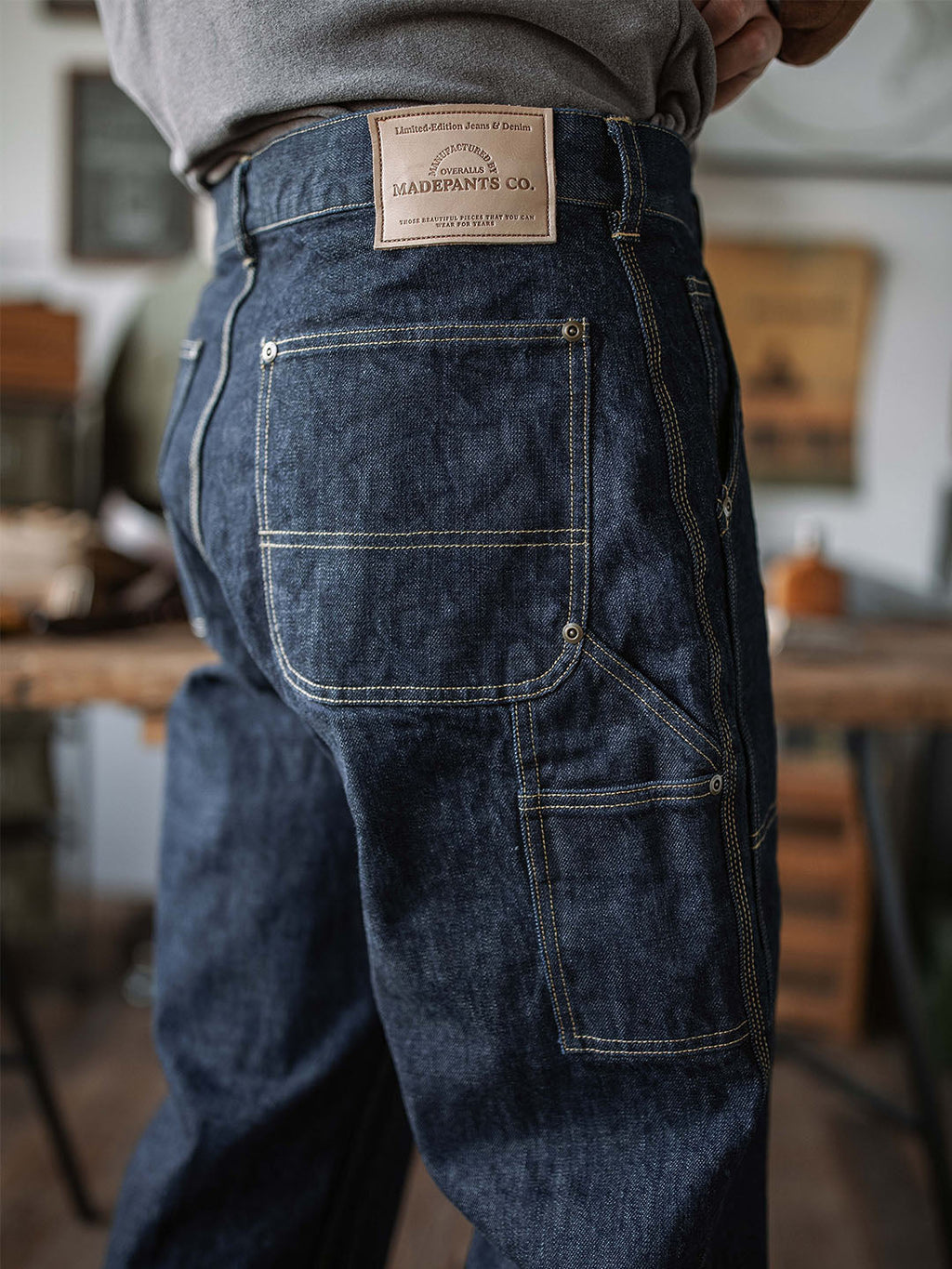 NOUVEAU RICHE Selvedge Zimmermann Jeans aus Schwerem Japanischem Denim mit Verstärkten Paneelen für Langlebigkeit und Vintage Stil
