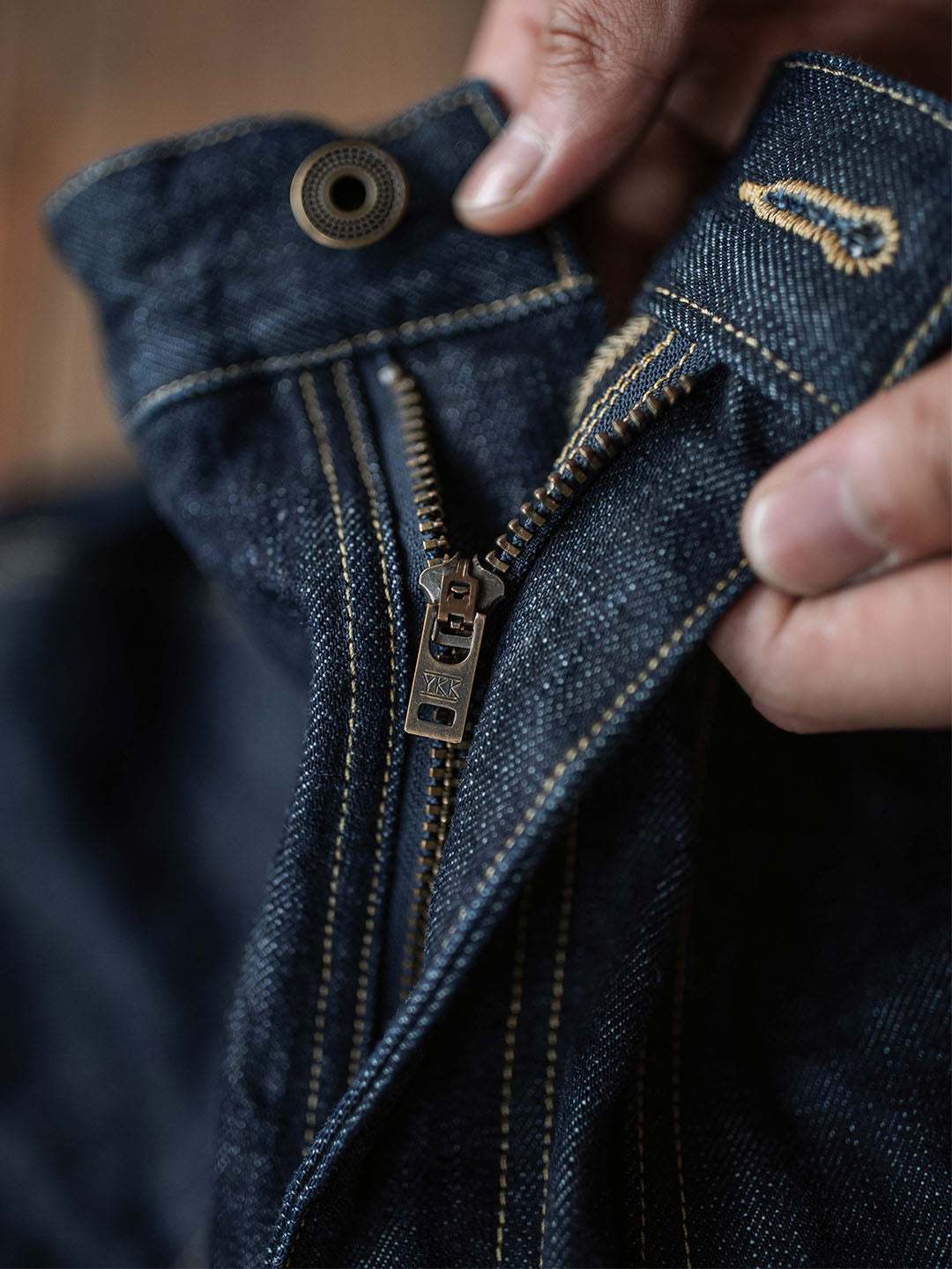 NOUVEAU RICHE Selvedge Zimmermann Jeans aus Schwerem Japanischem Denim mit Verstärkten Paneelen für Langlebigkeit und Vintage Stil