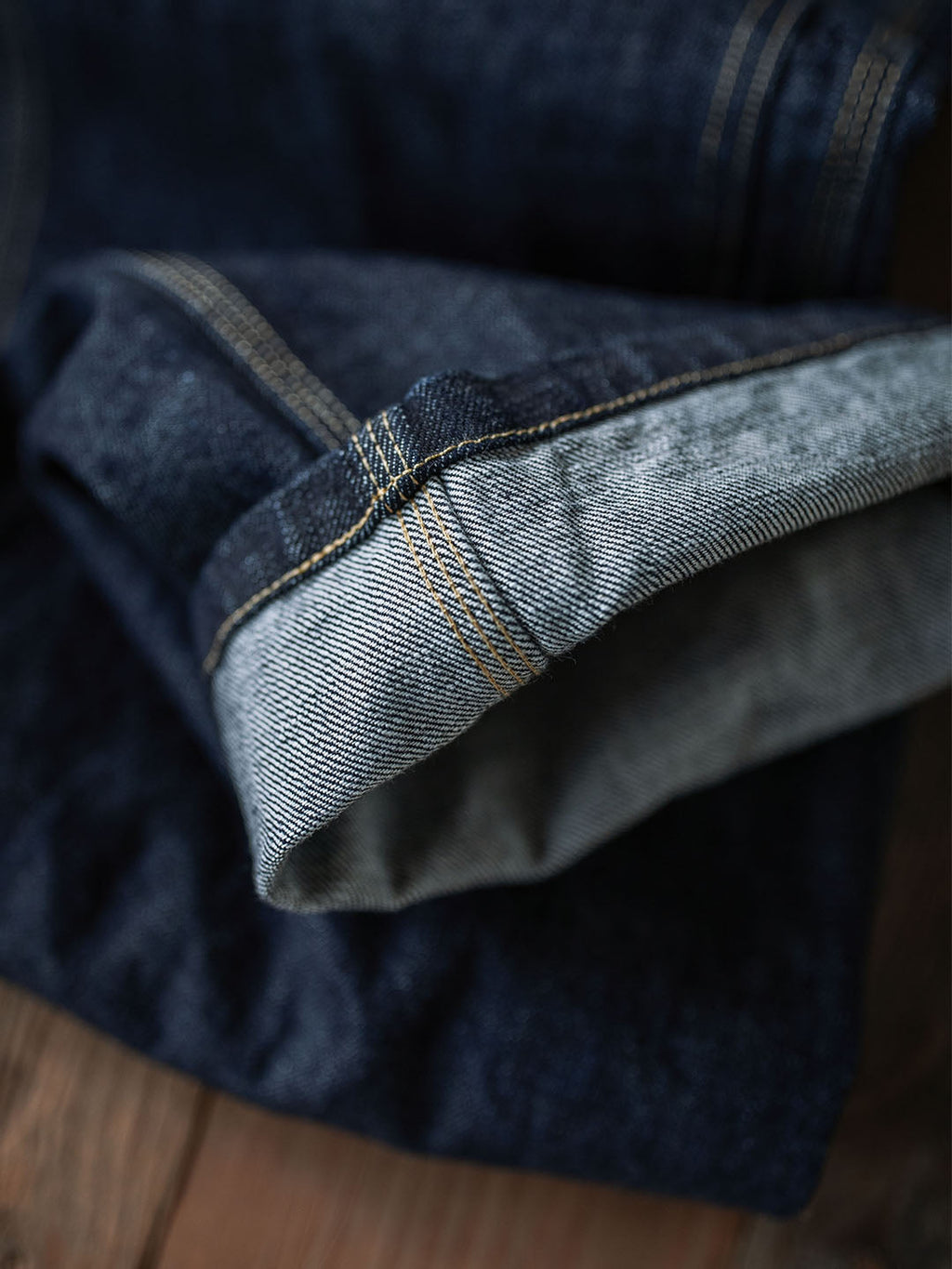 NOUVEAU RICHE Selvedge Zimmermann Jeans aus Schwerem Japanischem Denim mit Verstärkten Paneelen für Langlebigkeit und Vintage Stil