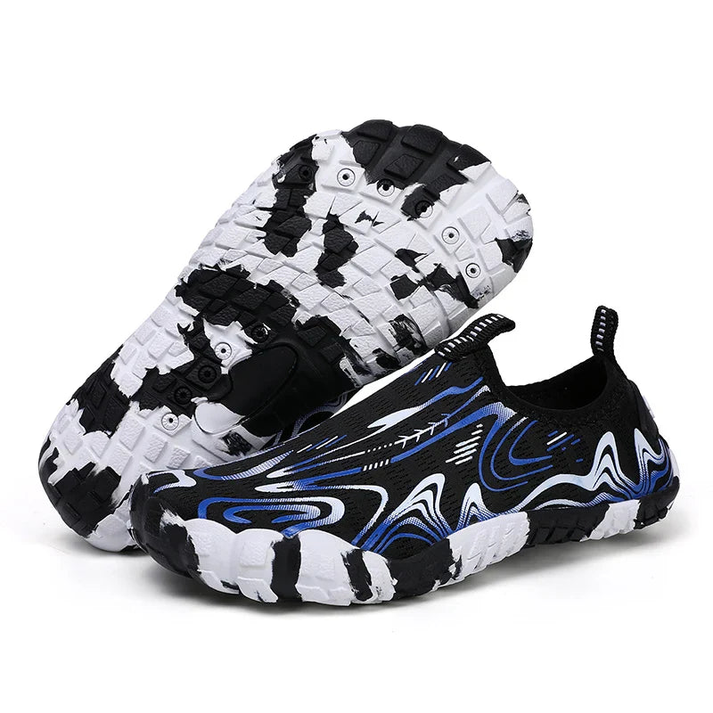 NOUVEAU RICHE Unisex Reinschlüpfen Barfußschuhe Wasserdichte Sohle Schwarz Weiß