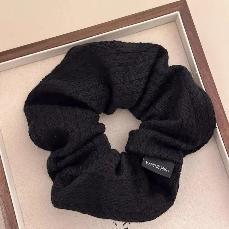 Luna | Vintage Strickmuster-Haargummi für Damen & Mädchen - Oversize gestricktes elastisches Haarband & süßer Retro-Zopfhalter Mode-Haaraccessoire