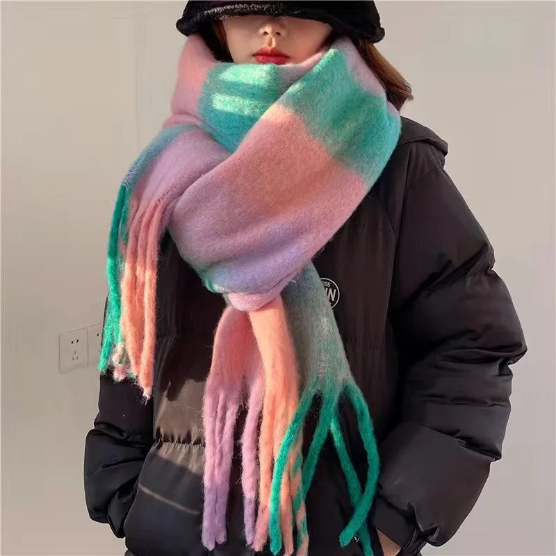 NOUVEAU RICHE Grosser Winterschal – Weicher Damenschal mit Farbverlauf & Fransen, warm, 7 Farben – Luna