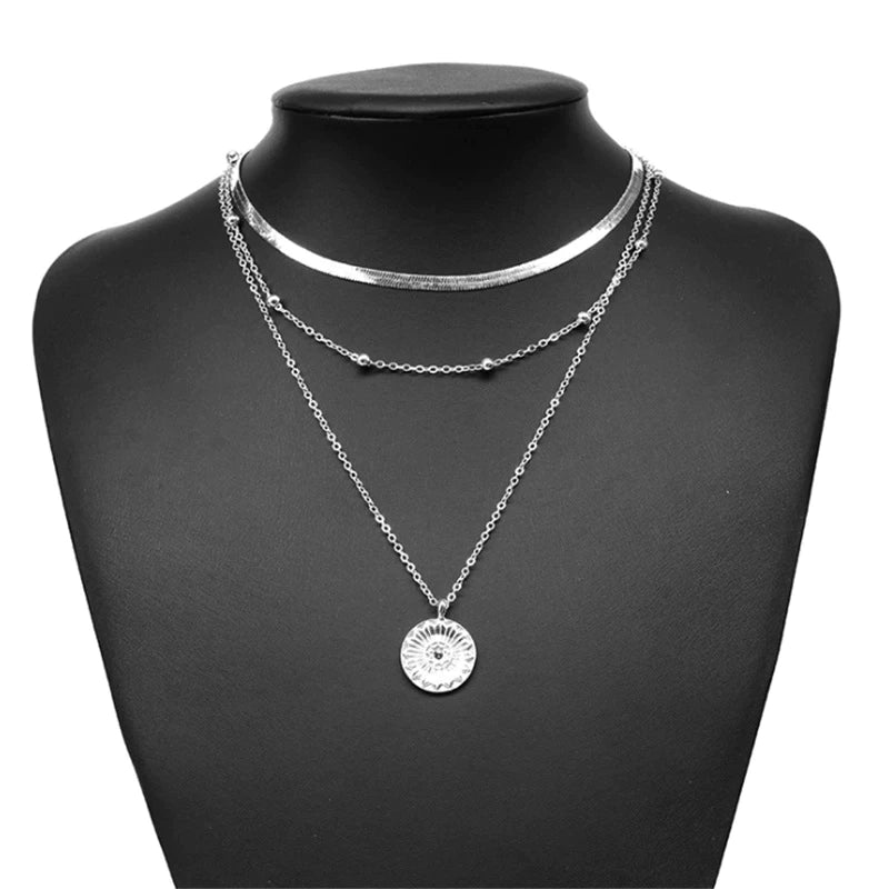 NOUVEAU RICHE Halskette Eleganz Raffinesse Selbstvertrauen aufwendiges Design glänzendes Aussehen