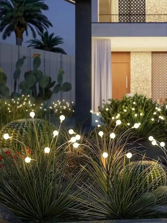 NOUVEAU RICHE Solar-Gartenbeleuchtung – Kabellose LED-Solarleuchte mit Dämmerungssensor, bis 10 Stunden Licht – LunaGlow