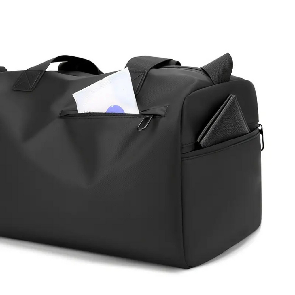 NOUVEAU RICHE Sporttasche mit Schuhfach – Wasserabweisende Trainingstasche mit Bodenfach, Unisex, 39 x 23 x 22 cm, 4 Farben