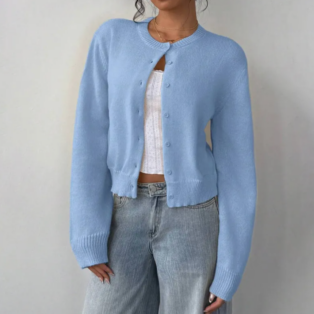 NOUVEAU RICHE Zahara | Damen Strickjacke im kurzen Schnitt mit Knopfleiste Hellblau