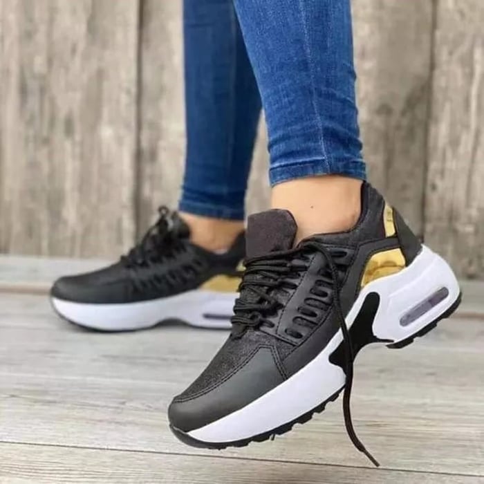 NOUVEAU RICHE Stützende Sneaker Mit Gepolsterter Sohle Schwarz