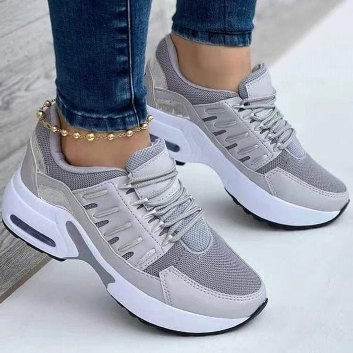 NOUVEAU RICHE Stützende Sneaker Mit Gepolsterter Sohle Grau