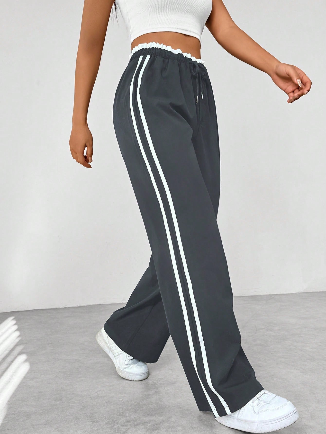 NOUVEAU RICHE Sportliche Hose Weites Bein Elastischer Bund Kordelzug Grau