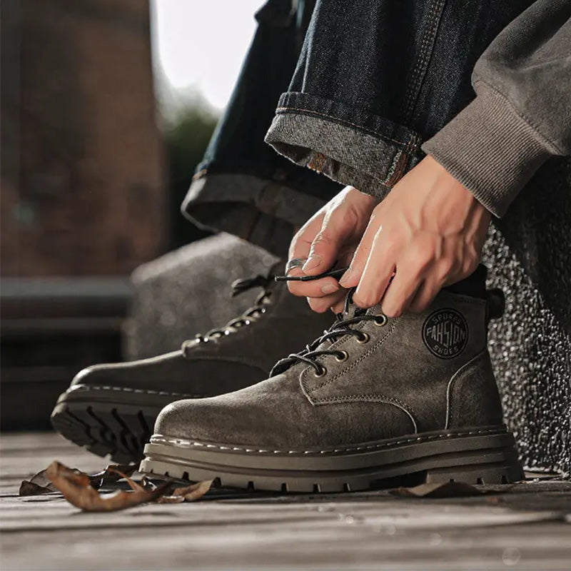 NOUVEAU RICHE Unisex Klassische Martin Arbeitsstiefel Aus Hochwertigem Wildleder Mit Robuster Gummilaufsohle Für Outdoor-Aktivitäten Und Freizeit Khaki