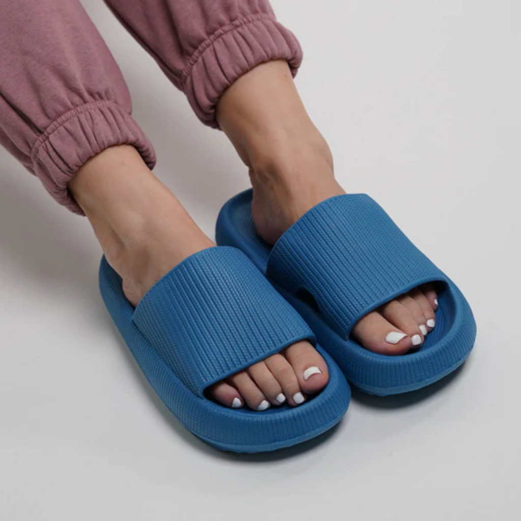 NOUVEAU RICHE Damen Slipper Weichheit Halt Stabilität Zu Hause Bequem Blau