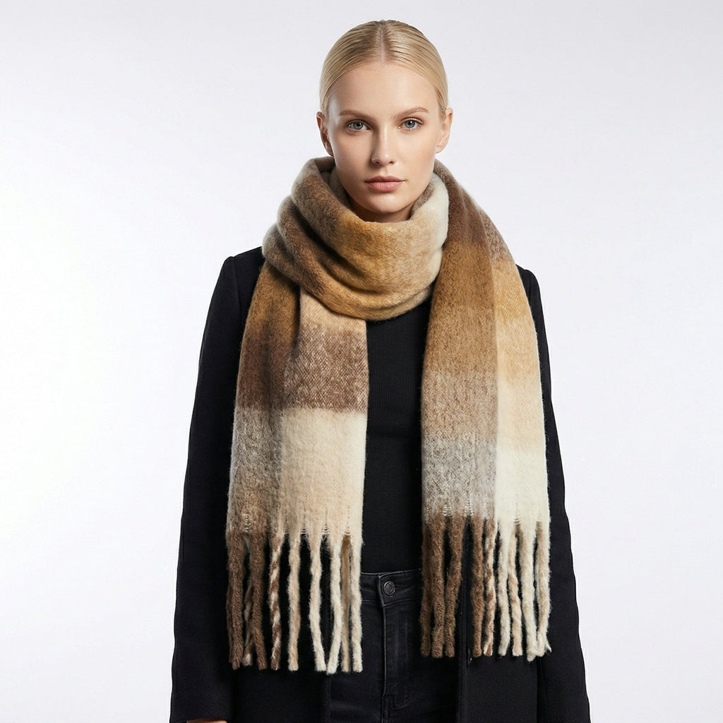 NOUVEAU RICHE Grosser Winterschal – Weicher Damenschal mit Farbverlauf & Fransen, warm, 7 Farben – Luna