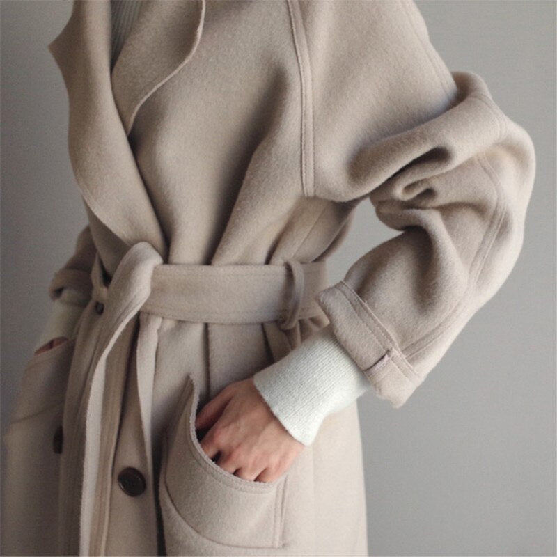 NOUVEAU RICHE Damen Langer Mantel Beige Schmeichelndem Schnitt Wärme Wintermantel