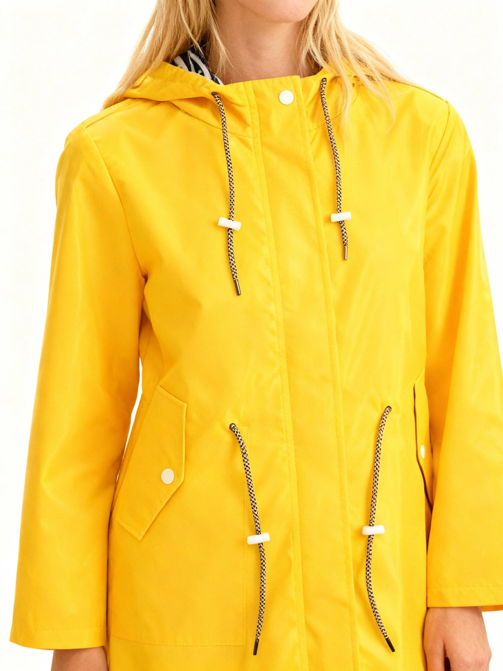 Wetterfester Mantel mit Kapuze 1