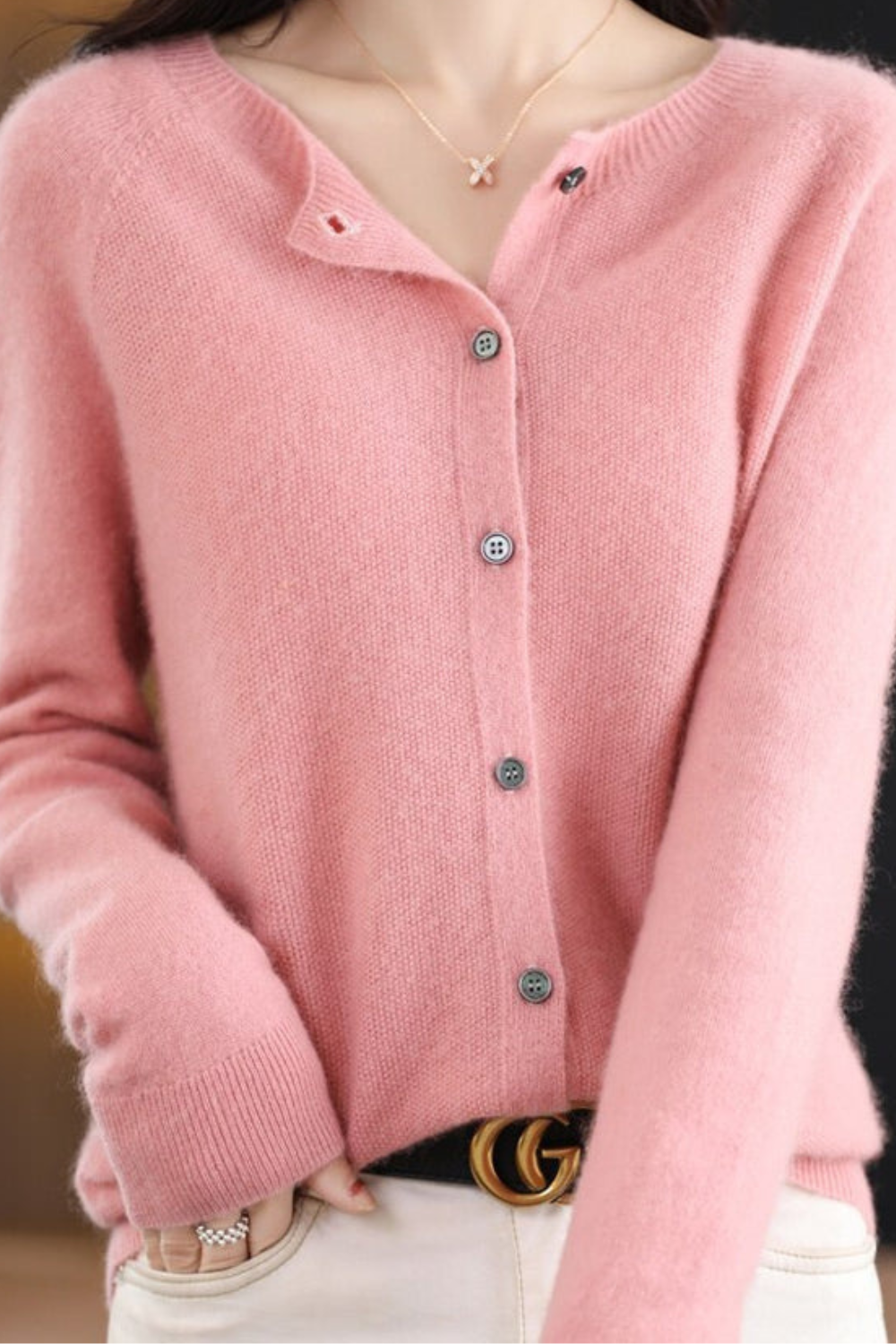 NOUVEAU RICHE Amore | Damen Cardigan mit V-Ausschnitt und Knöpfen Light Pink